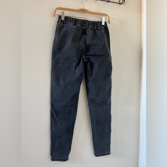 Skinny grey jeans 🩶 - Picture 3 of 5